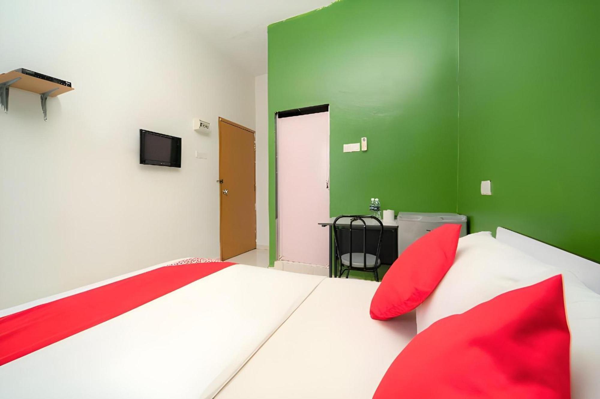 Super Oyo 89807 My Budget Home Batu Feringgi Exterior foto