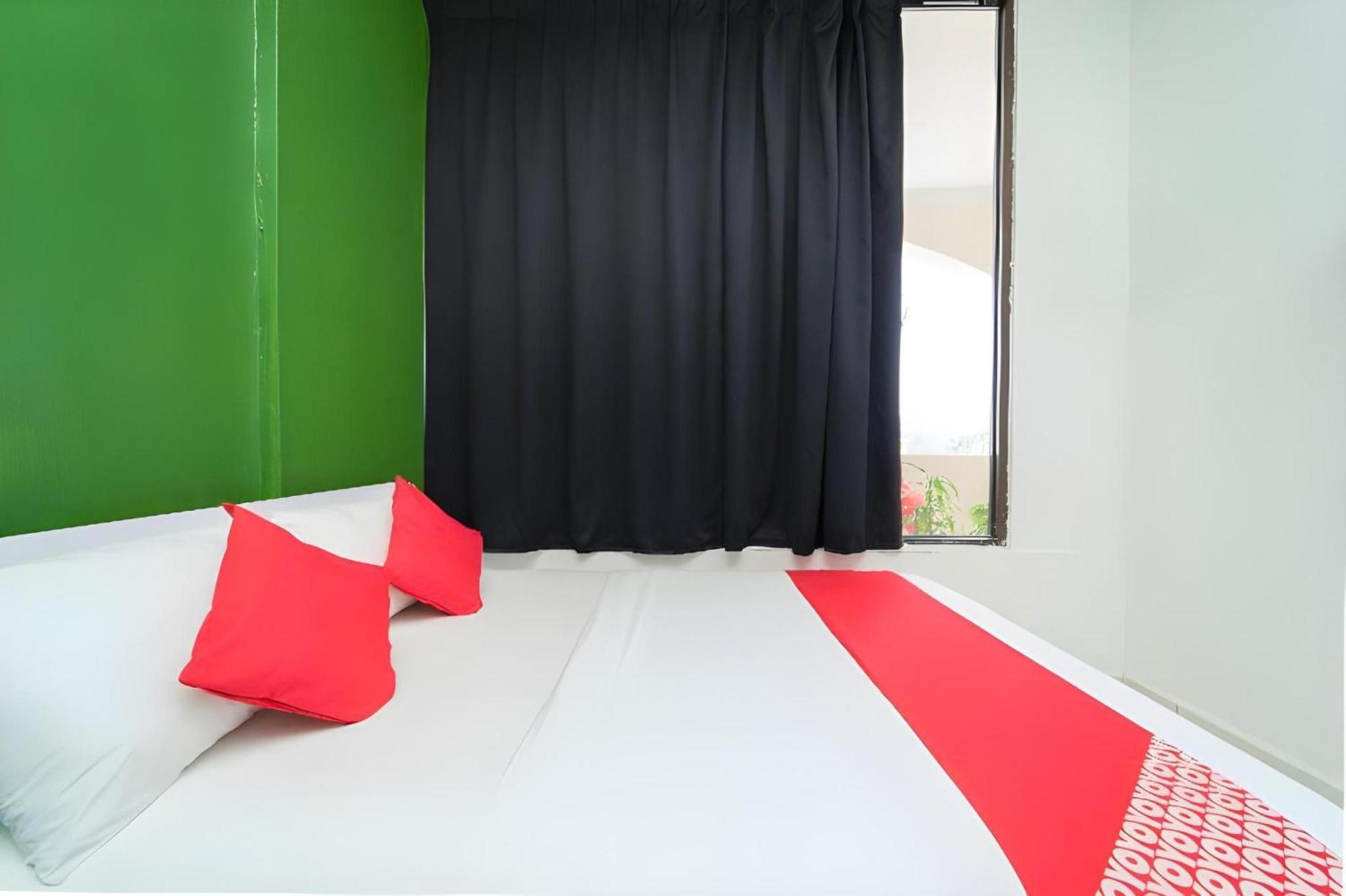 Super Oyo 89807 My Budget Home Batu Feringgi Exterior foto